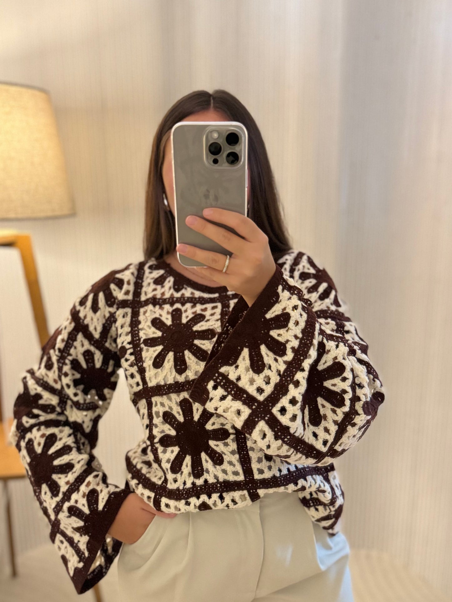 Pull en crochet chocolat
